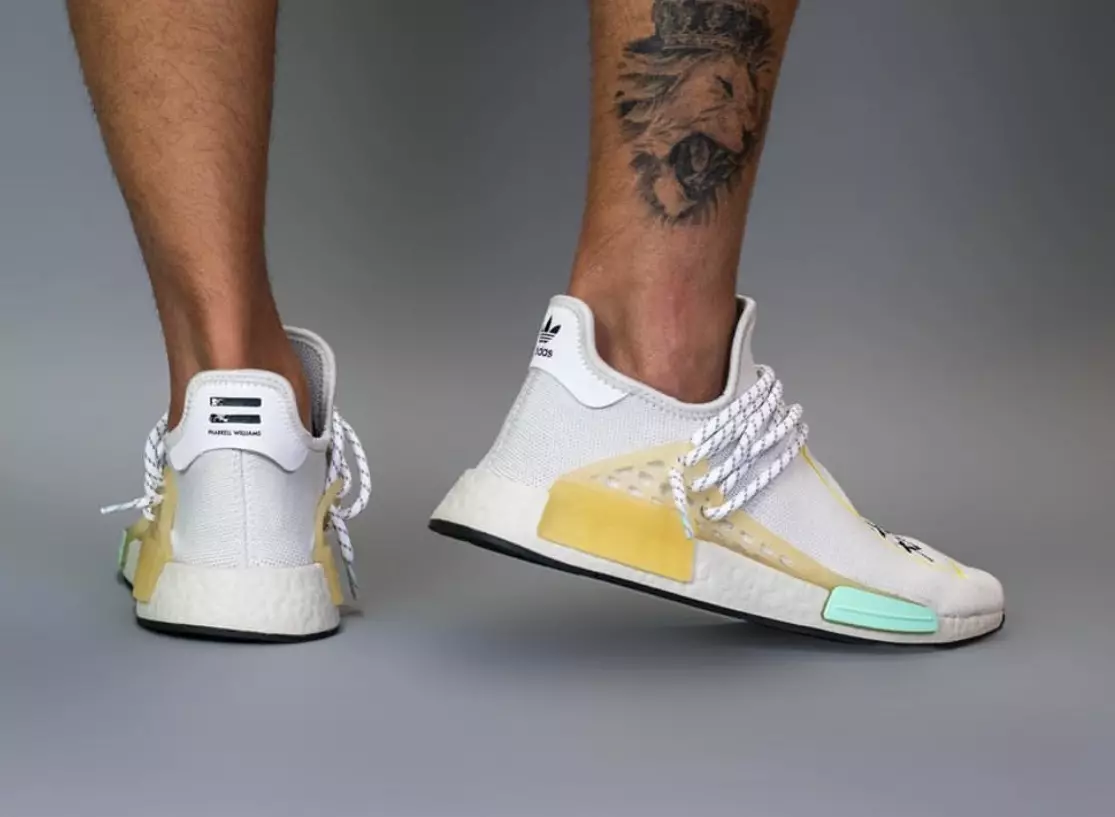 Pharrell adidas NMD Hu Azijos ir Ramiojo vandenyno išleidimo data ant kojų