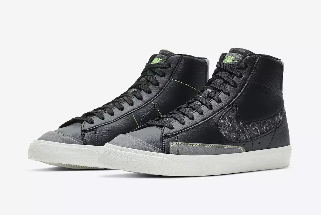 Nike Blazer Mid '77 Permukaan Vintaj dalam Hitam dan Kelabu Asap