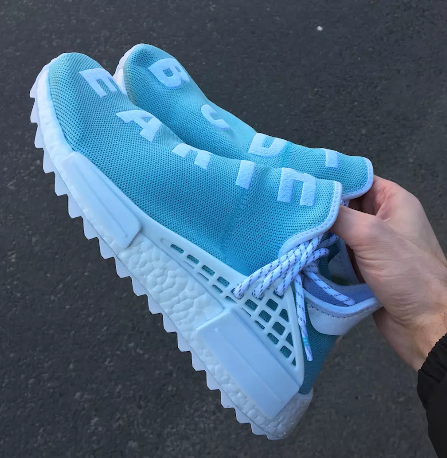 Pharrell adidas NMD Hu 바디 어스 라이트 블루