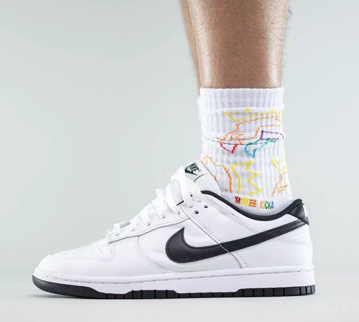 Nike Dunk Low White Black Date de sortie sur les pieds