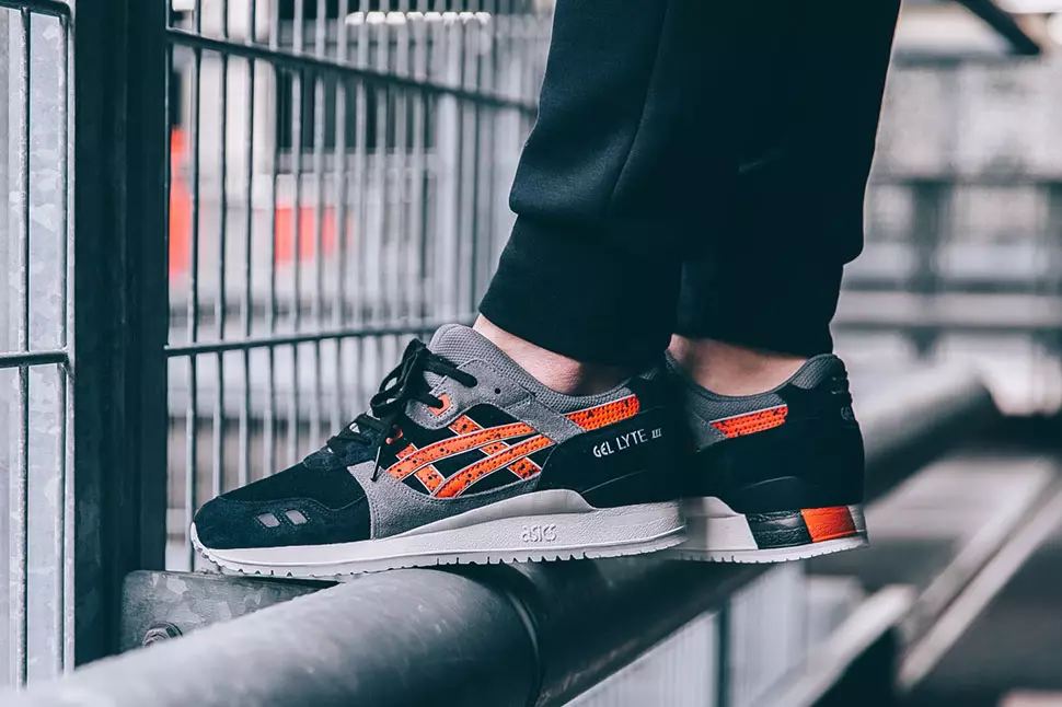 Balenie ASICS Gel Lyte III „Granite“.