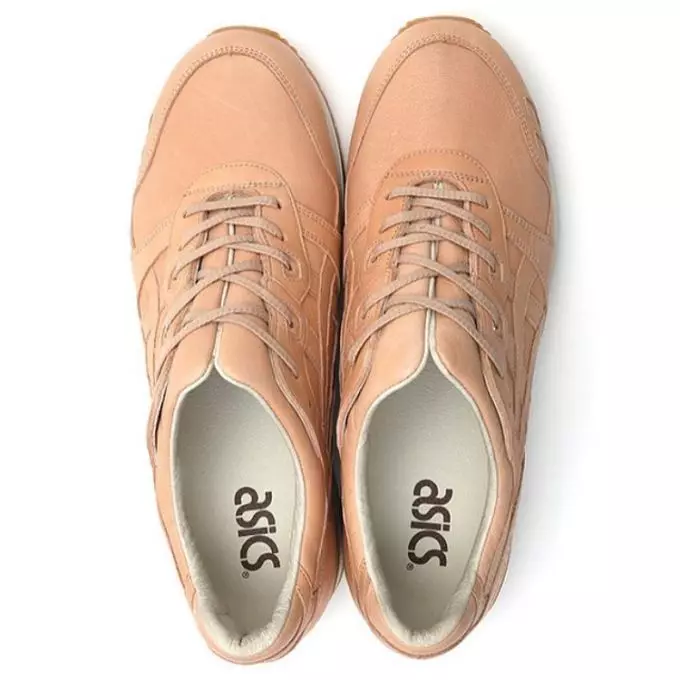 ASICS Gel Lyte III Vegetable Tanned Leather je celosvětově omezen na pouhých 300 párů, tyto vyrobené v Japonsku se ASICS Gel Lyte III prodávají za 500 USD