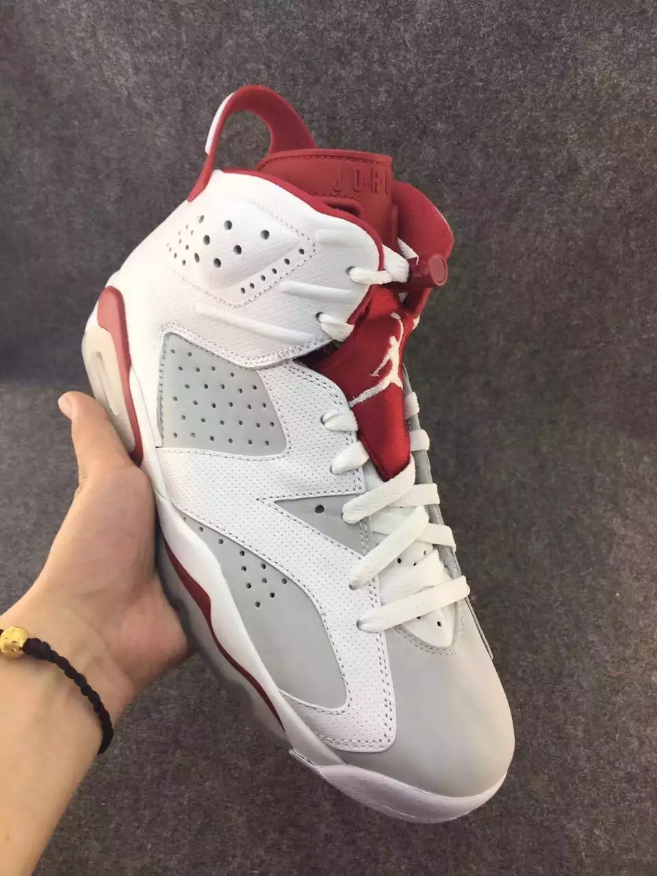 Датум на издавање на Air Jordan 6 Hare