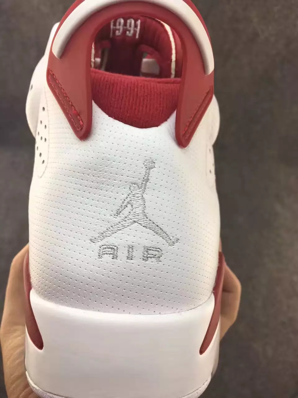 Таърихи баромади Air Jordan 6 Hare