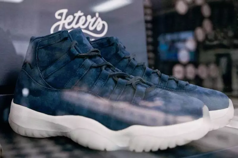 Derek Jeter Air Jordan 11 Marineblaues Wildleder