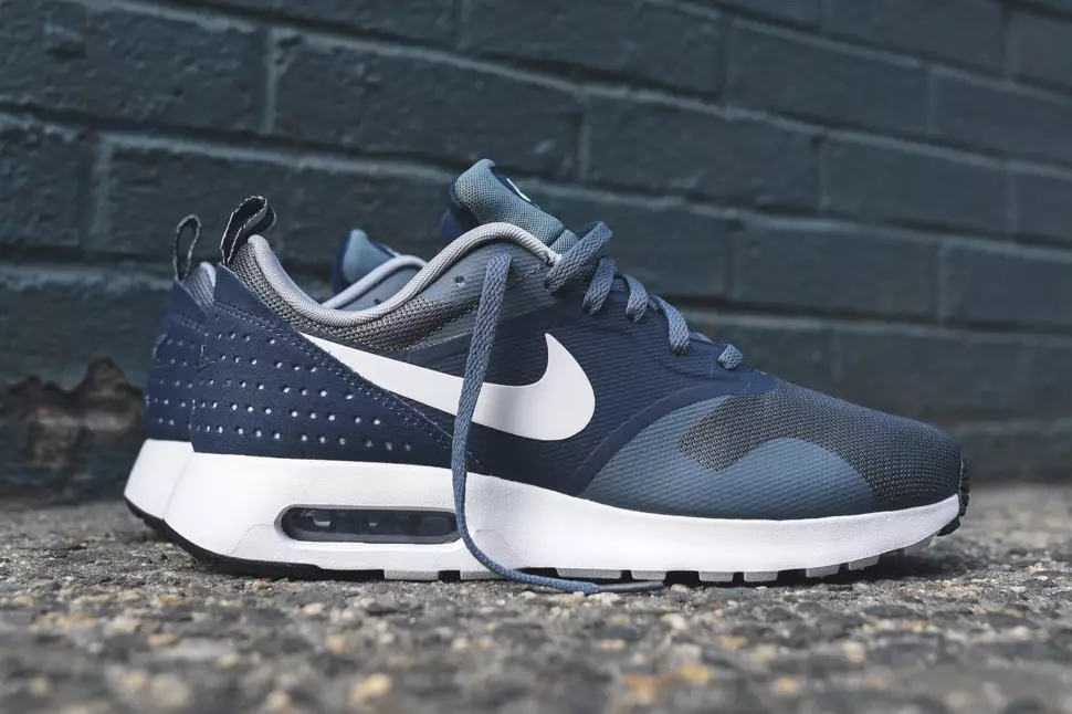 Nike Air Max Tavas Essential Midnight Navy