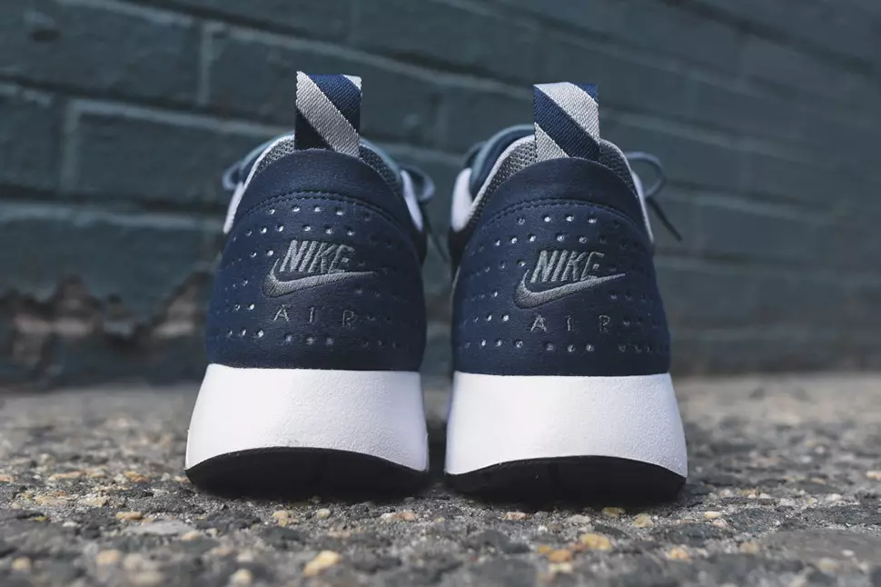 Nike Air Max Tavas Essential Midnight темно-синие