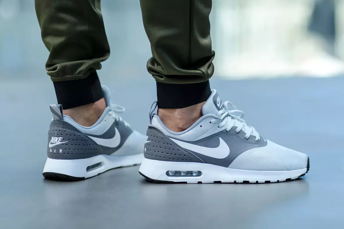 Nike Air Max Tavas Essential Reines Platin