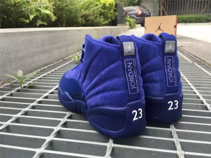 Aer Jordan 12 Ríoga Gorm