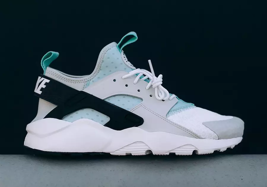 Nike Air Huarache Ultra dalam Pure Platinum dan Igloo