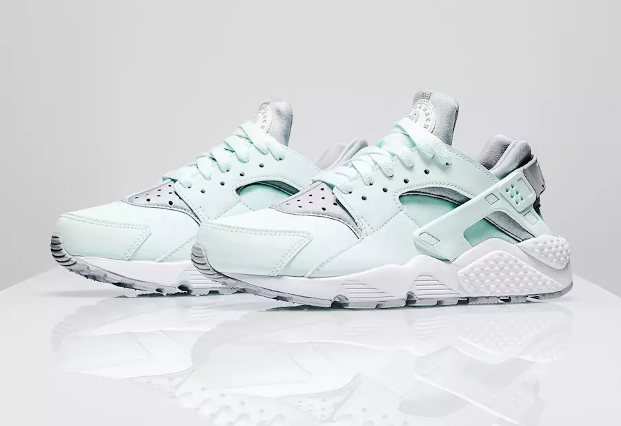 Nike Air Huarache Jingħaqad mal-