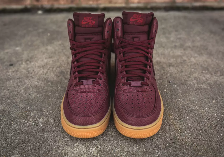 Cluiche Nike Air Force 1 Ard Oíche Maroon