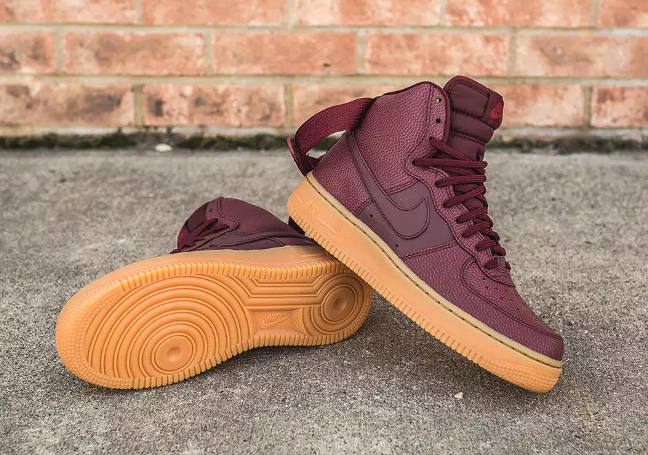 Cluiche Nike Air Force 1 Ard Oíche Maroon