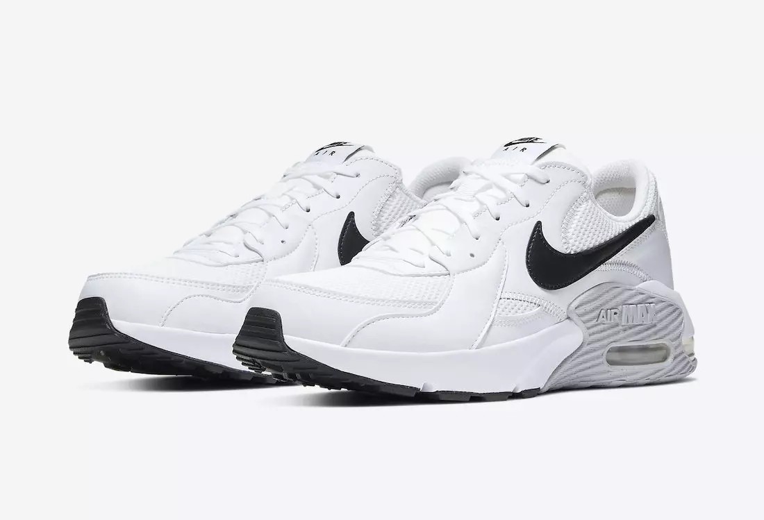 Nike Air Max Excee přichází v bílé, platinové a černé barvě