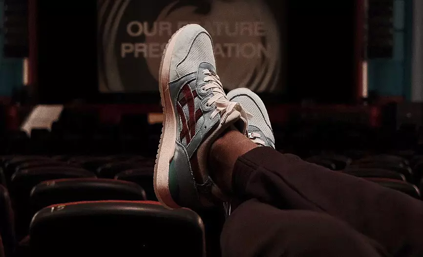 Highs and Lows Коллаборация Asics Gel Lyte III Silverscreen вдохновлена кинотеатром, который также отмечает 25-летие силуэта.