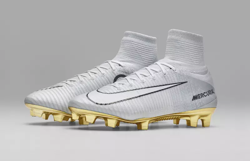 Nike шектеулі шығарылымы Mercurial SuperFly CR7 көмегімен Роналдудың жетістіктерін атап өтті.