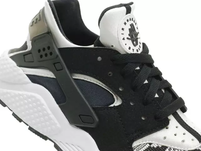 Nike Air Huarache Run Knit שחור לבן