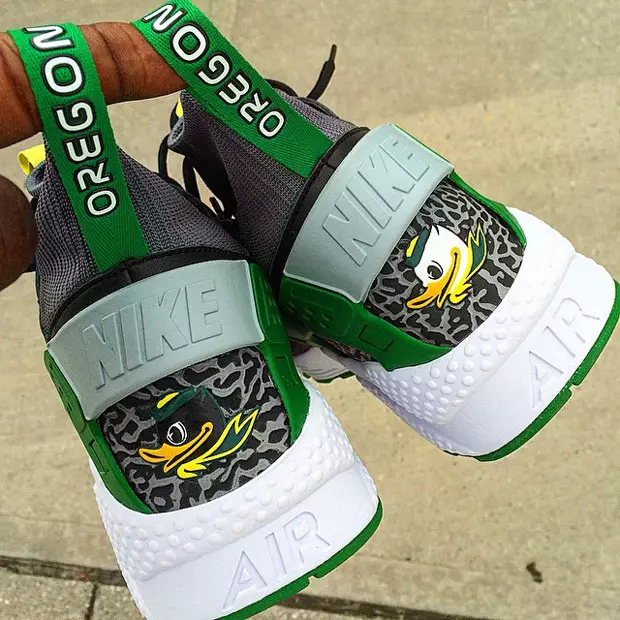 Oregon Ducks Nike Air Huarache