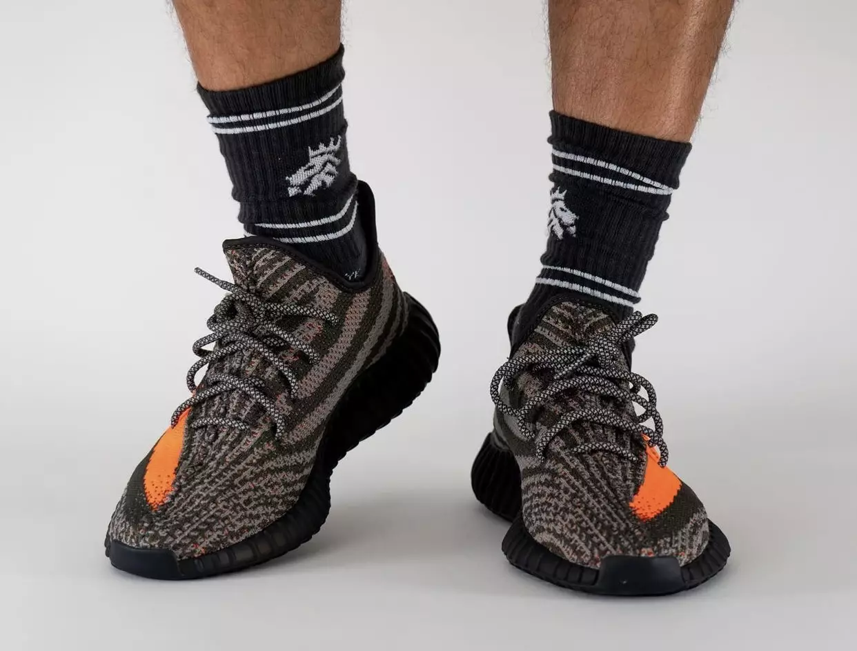 adidas Yeezy Boost 350 V2 Dark Beluga Дата на издаване на крака