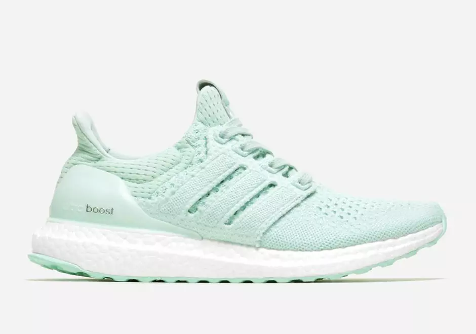 Detaljerad titt på Naked x adidas Ultra Boost