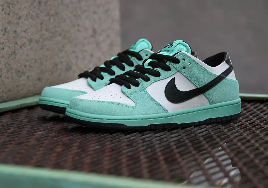 Nike SB Dunk Low Sea Crystal