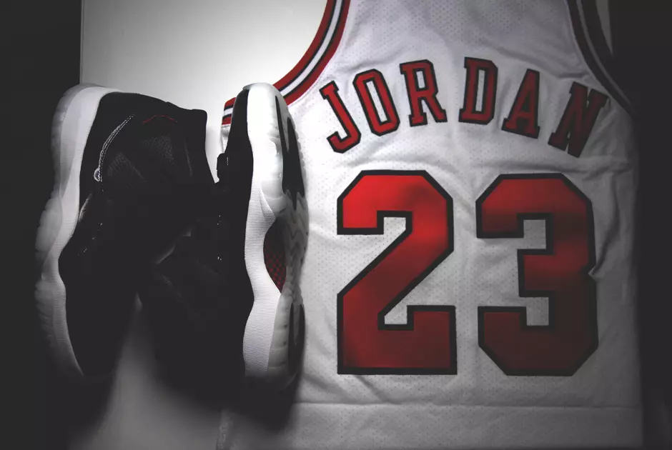 Mitchell Ness Michael Jordan 72-10 Bulls Jersey Air Jordan 11