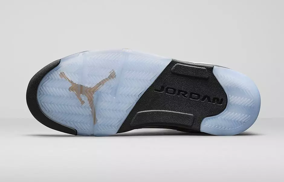 Dáta Eisiúna Óir Miotail Air Jordan 5