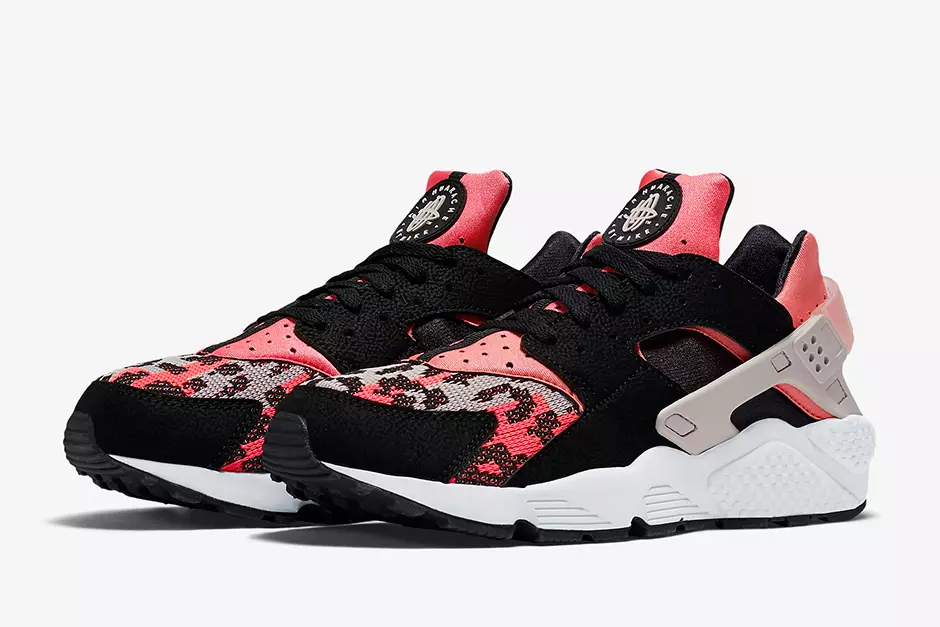 Dostępne są dwie tkane kolory Nike Air Huarache PA