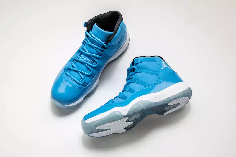 Air Jordan 11 Pantone