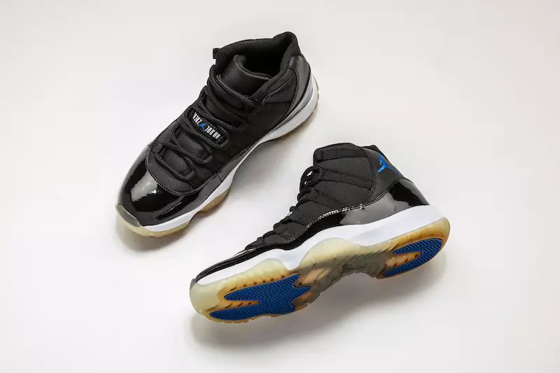 „Air Jordan 11 Space Jam“.