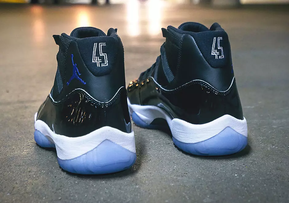 Air Jordan 11 Space Jam pieejamības vietas