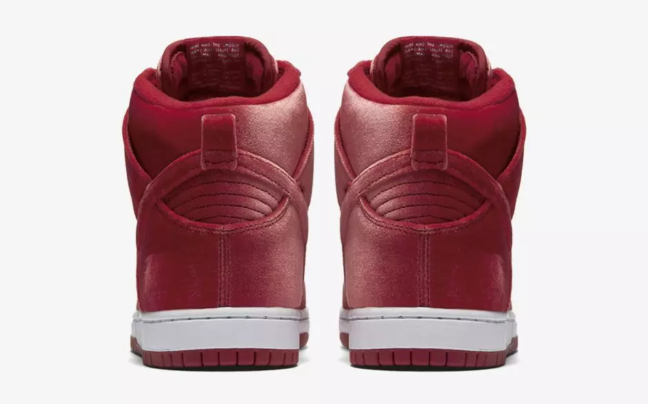 Nike SB Dunk High Red Velvet Release Datum