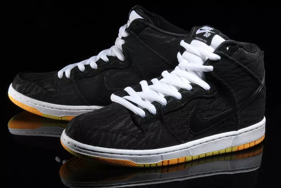 Nike SB Dunk High Skunk שחור לבן צהוב 305050-034