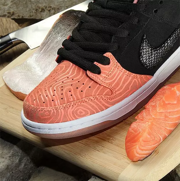 ပရီးမီးယားလိဂ် Nike SB Dunk Salmon