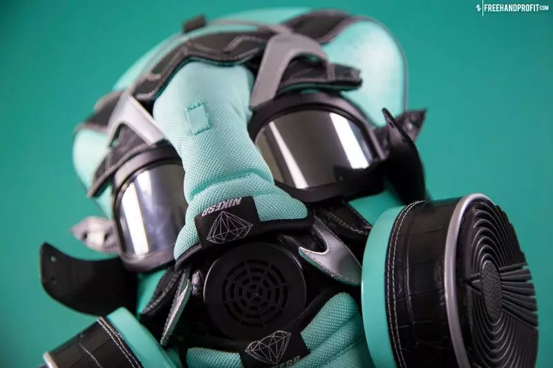 Nike SB Tiffany Gasmasker van Freehand Profit