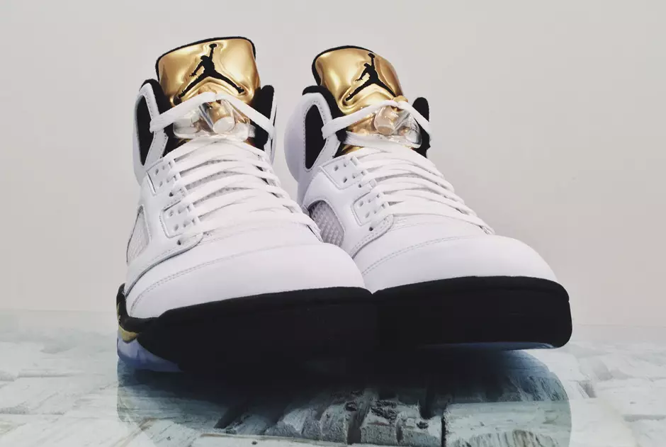 Таърихи баромади Air Jordan 5 тиллоӣ