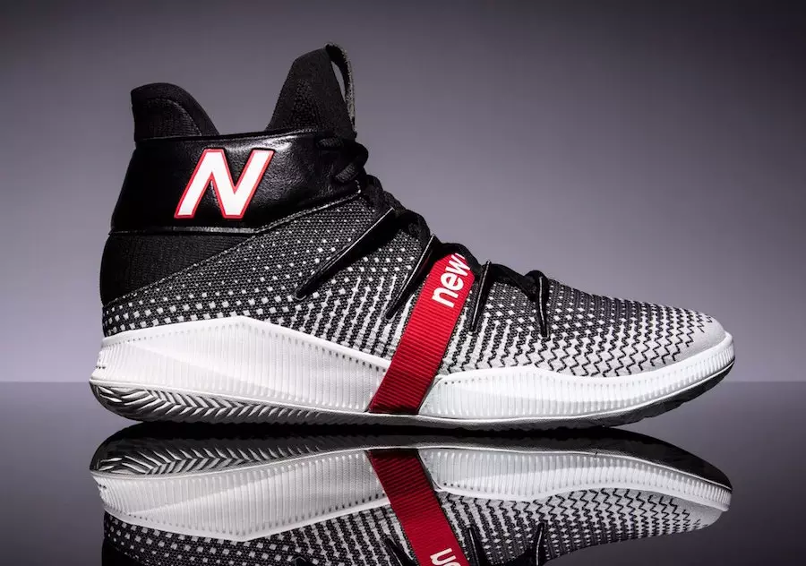 New Balance își dezvăluie pantoful de baschet OMN1S