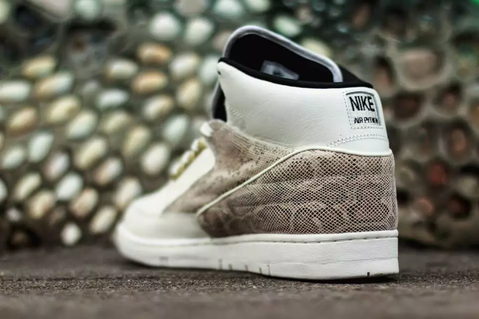 nike-air-python-metallic-gull-3