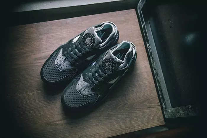 Nike Air Huarache SE Black Grey