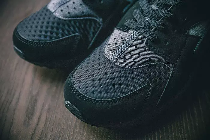 Nike Air Huarache SE musta harmaa