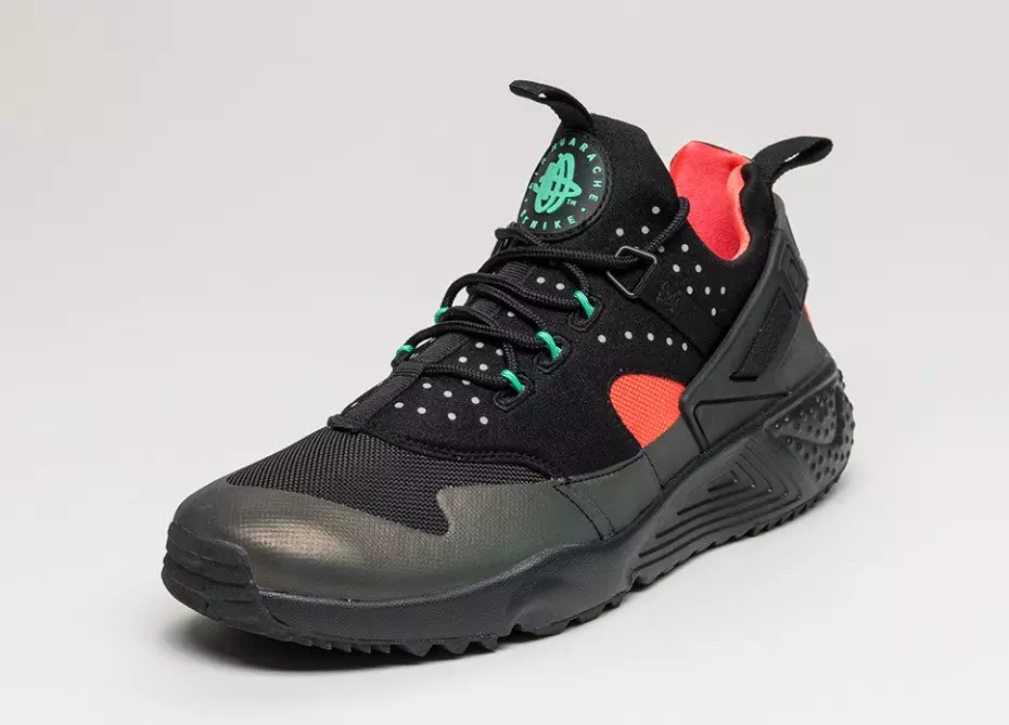 Nike Air Huarache Utility PRM שוואַרץ העל פּאָמסן האָלאָגראַם