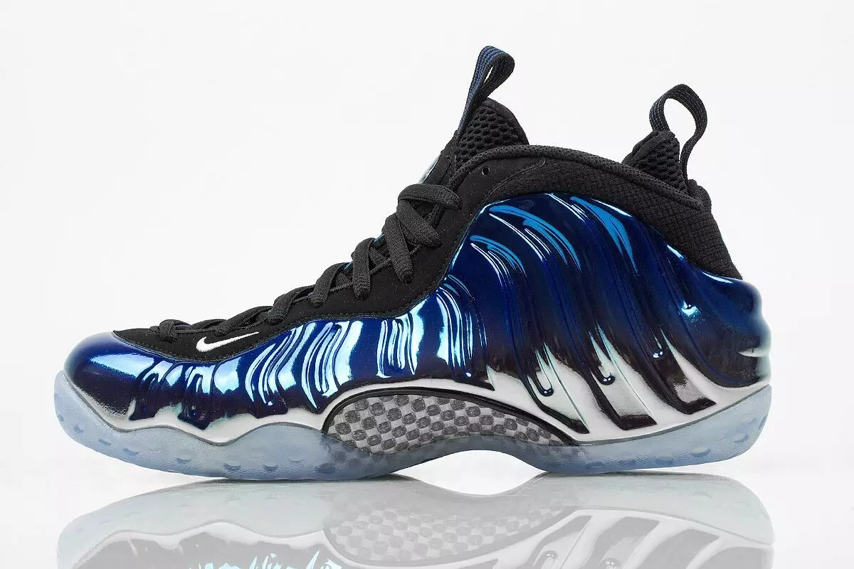 အပြာရောင်မှန် Nike Foamposite One PRM