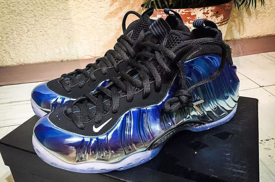 Nike Air Foamposite One blauwe spiegel