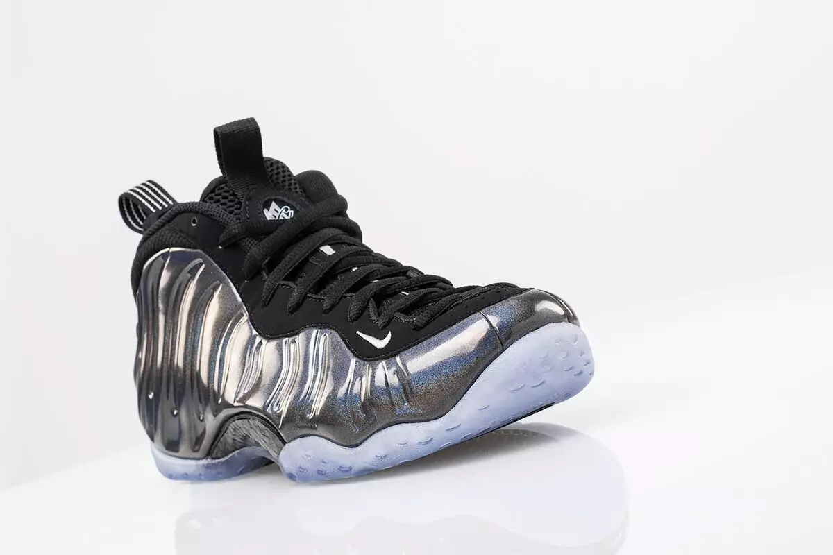 Có cái nhìn đầy đủ về Nike Air Foamposite One