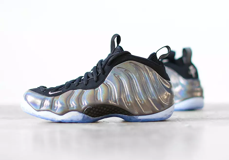 Nike Air Foamposite One голограммасынын чыккан күнү