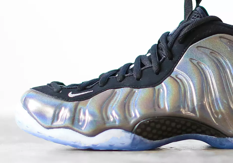 Nike Air Foamposite One Hologram Udgivelsesdato