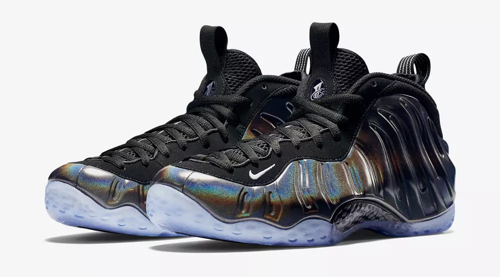 Холограм Nike Air Foamposite Еден датум на издавање