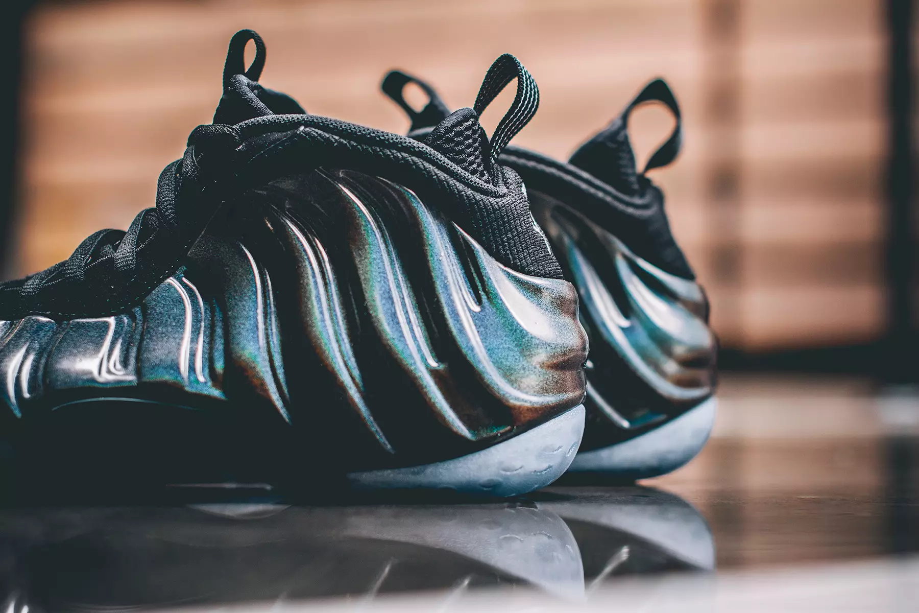 Nike Air Foamposite hologramm