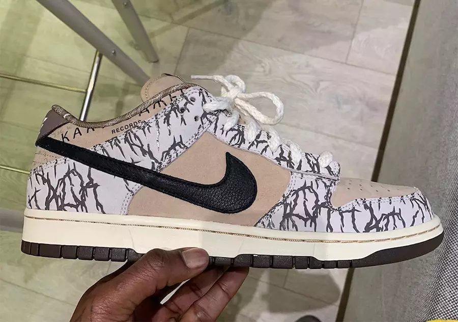 Eșantion Travis Scott Nike SB Dunk Low