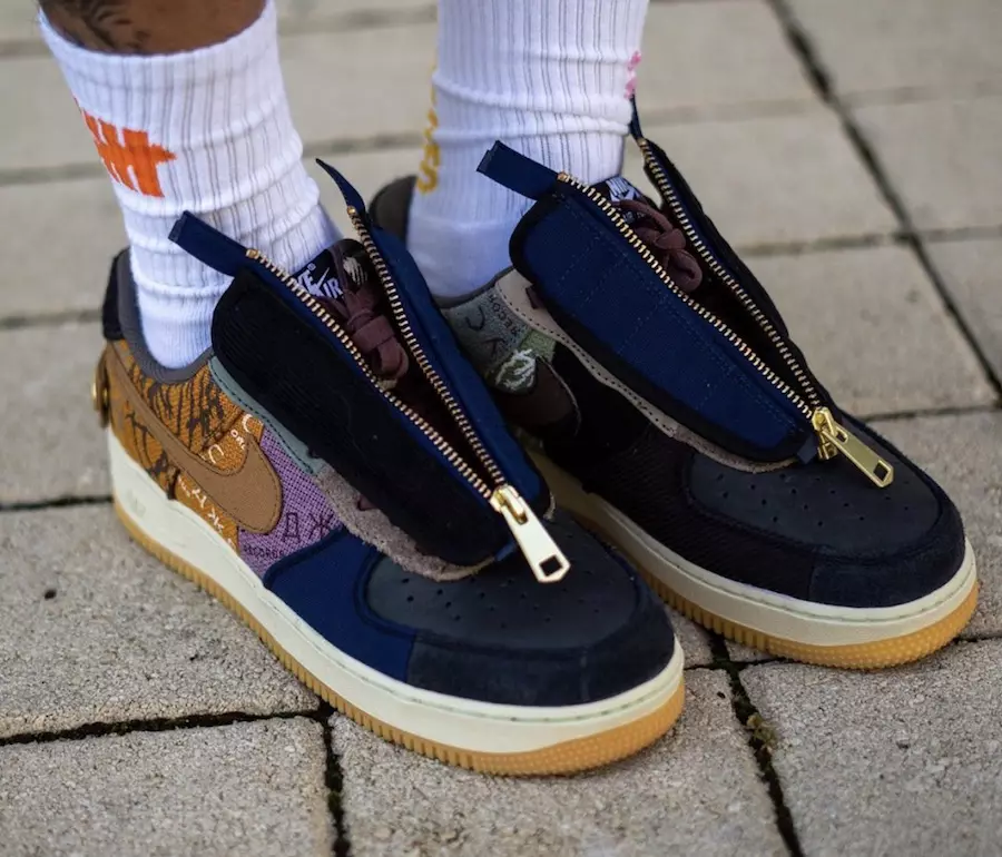 Travis Scott Nike Air Force 1 Low CN2405-900 Data de lançamento nos pés